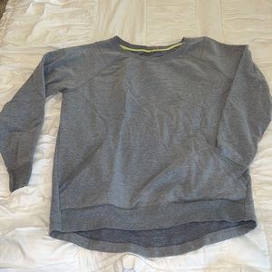 Zella crewneck sweatshirt w pockets